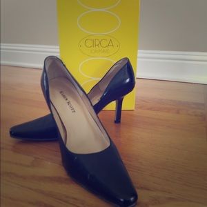 Black dress shoes small heel